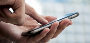 texting-smartphone-740x357
