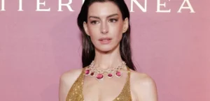 anne-hathaway-740x357-1