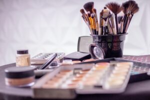 como trabajar de maquilladora